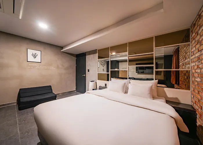 Jamsil Raum Tourist Hotel 2*